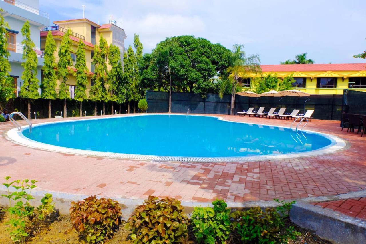 Hotel Nirvana By Luxury International Paklihwa Bagian luar foto