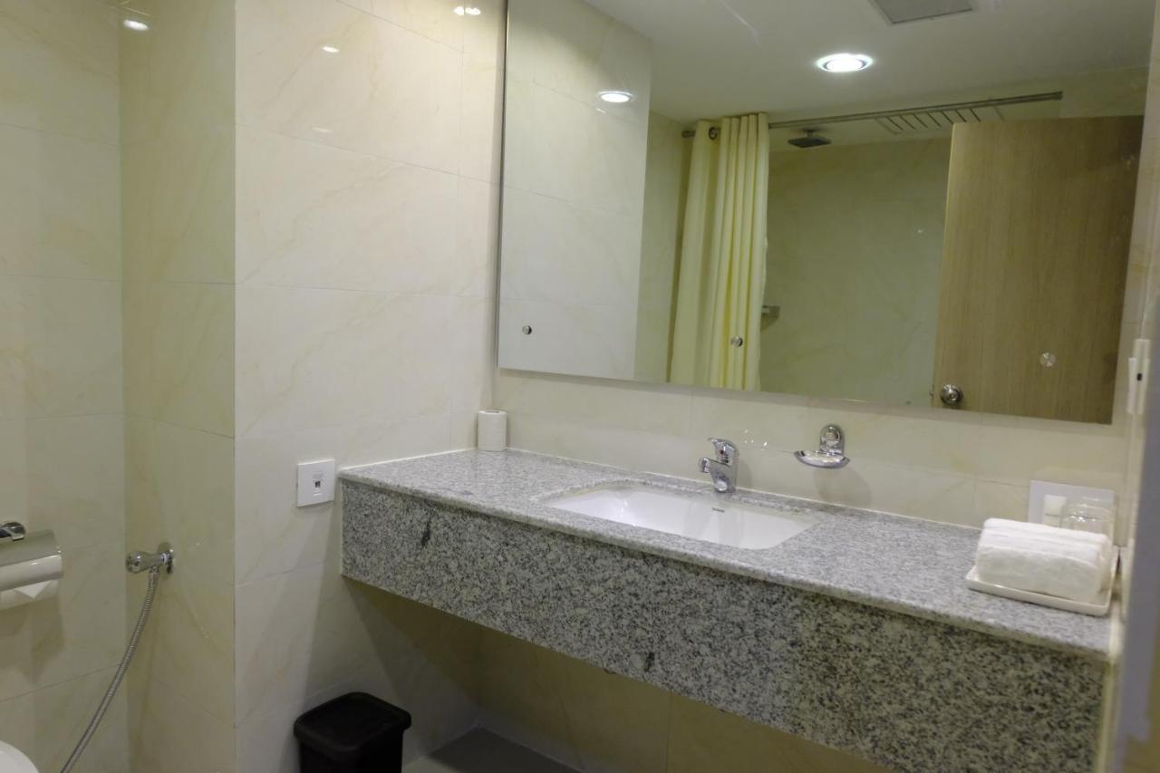 Hotel Nirvana By Luxury International Paklihwa Bagian luar foto